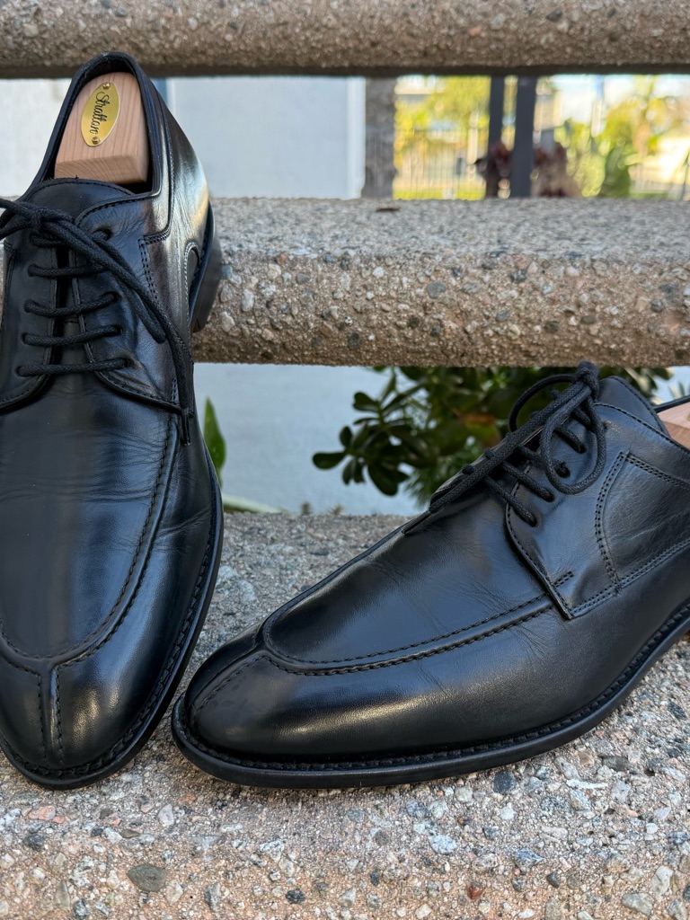 Classic Black Leather Derby Shoes For Men